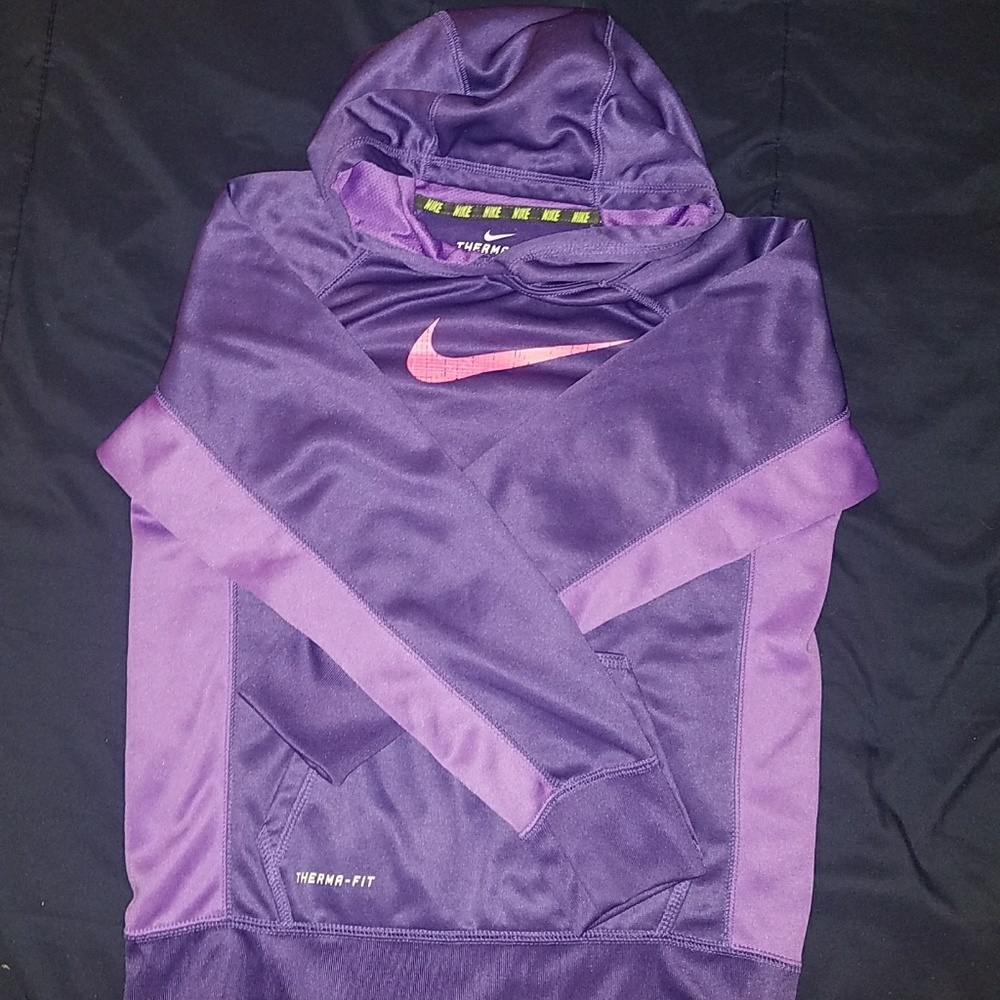 Sold on Mercari* 😊 Nike Therma-fit hoodie