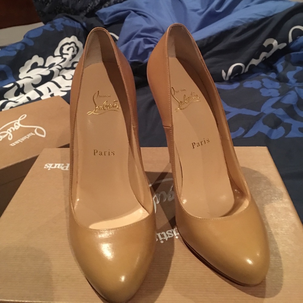 BNWB Authentic Christian Louboutin Dorissima 120