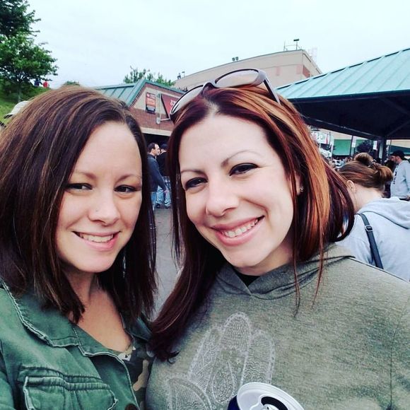 Meet your Posher, Nicole - Picture 1 of 1