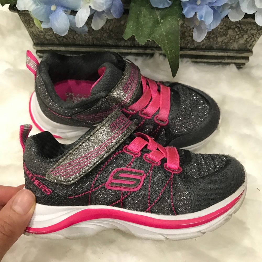 Skechers sneakers