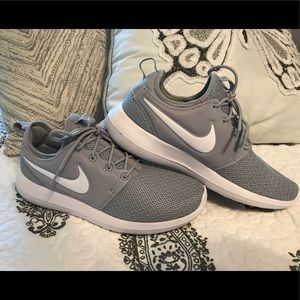 ⭐️WORN ONCE😱 NIKE ROSHE RUNS⭐️