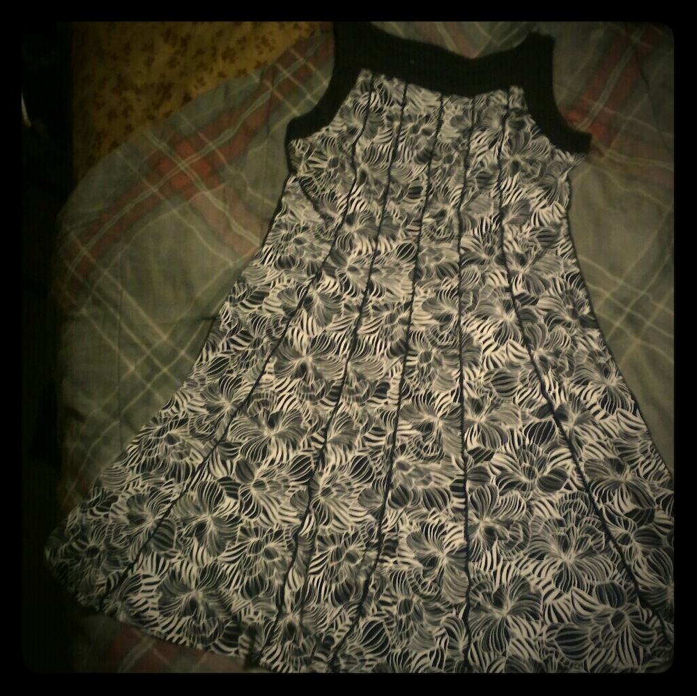 Flattering fit & flare black & white floral dress