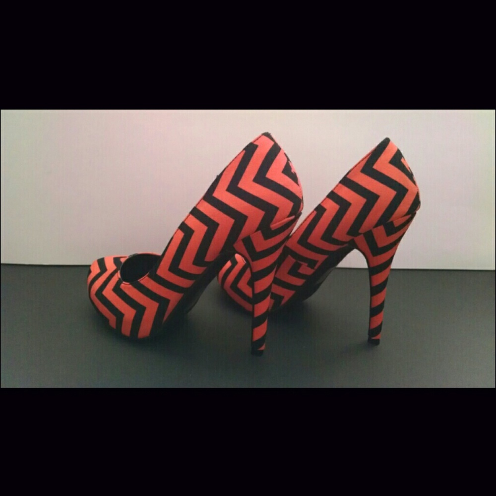 Michael Antonio Coral Love Me Pumps