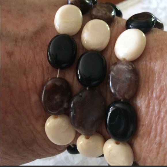 Three coordinating Stretch Bracelets. - Picture 2 of 3