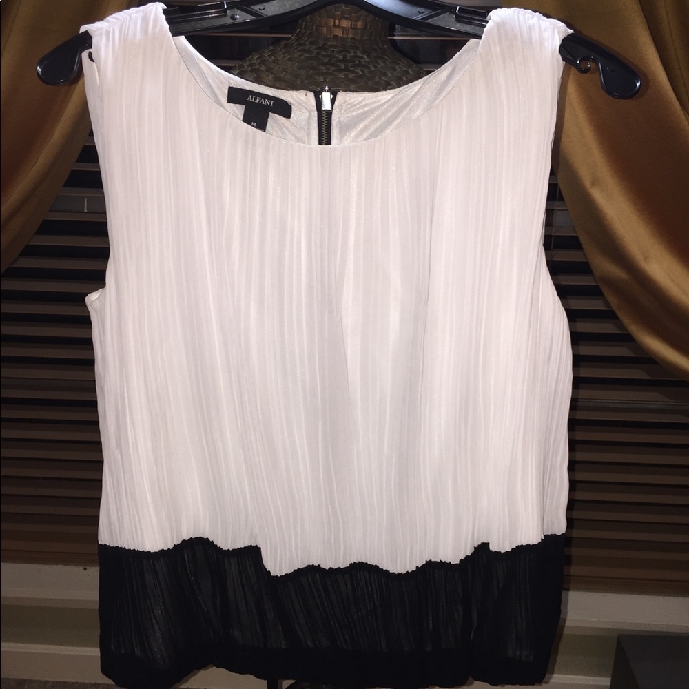 Black and white top