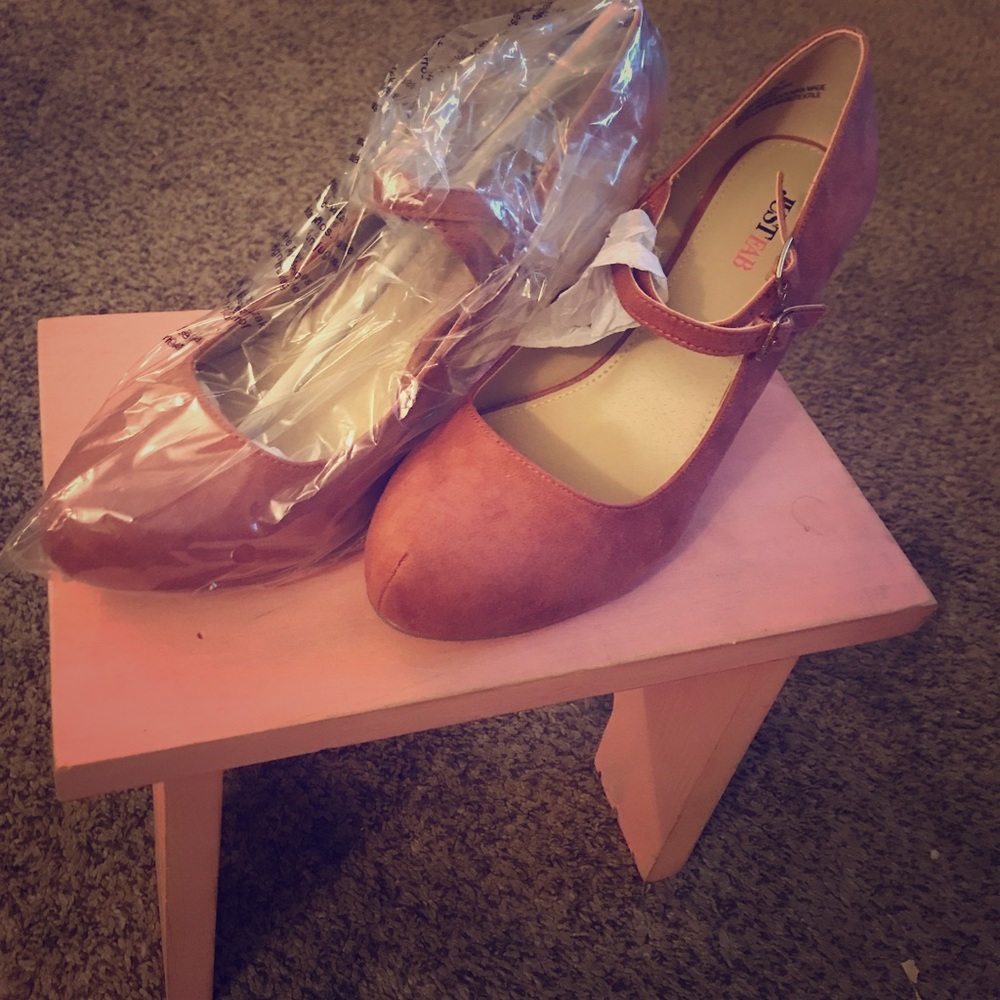 Rosette High Heeled Round Toe Mary Jane