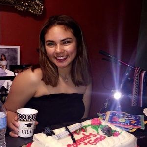 Meet your Posher, Chloe