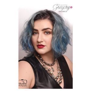 Meet your Posher, Laura