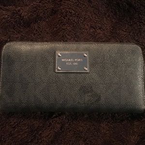 Micheal Kors wallet