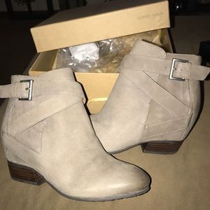 Gentle Souls Kenneth Cole strappy bootie nib 9