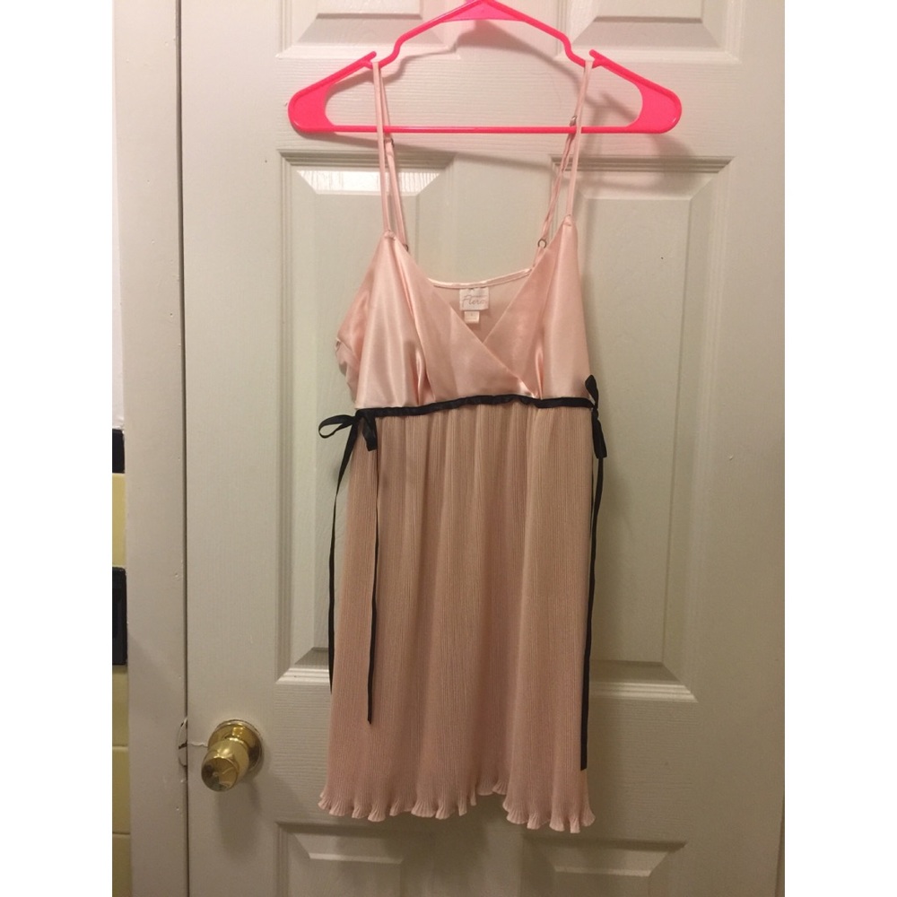 Intimates by Flora vintage nightie