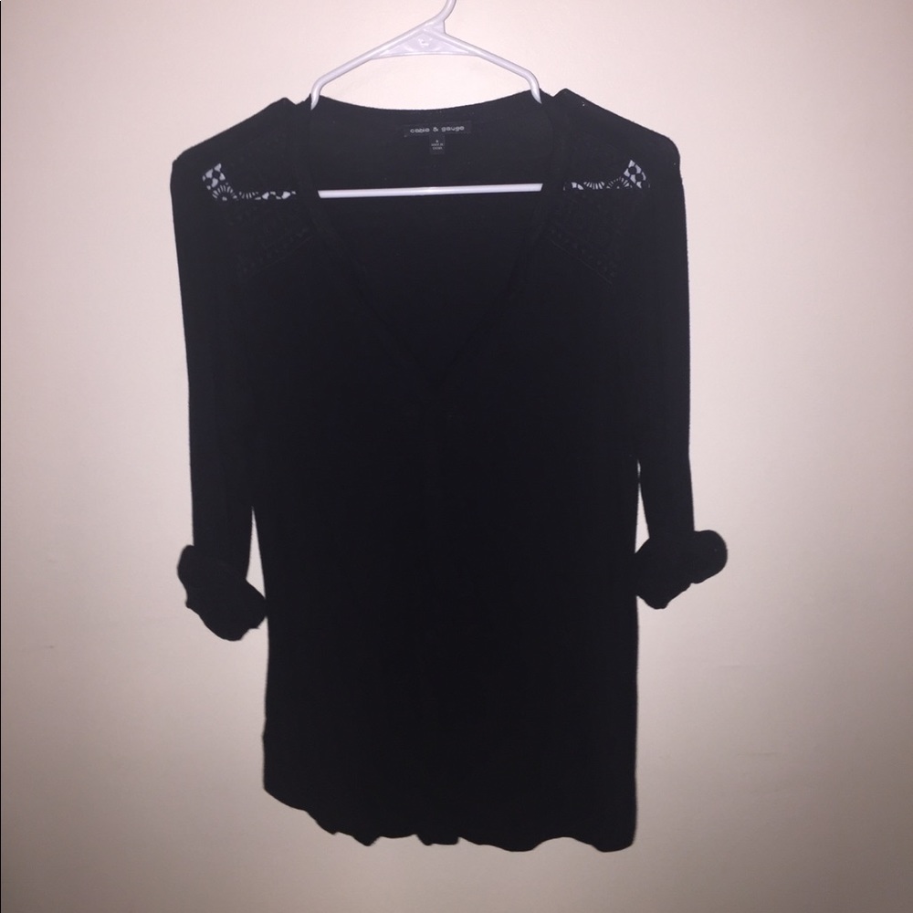 Black 3/4 sleeve V neck