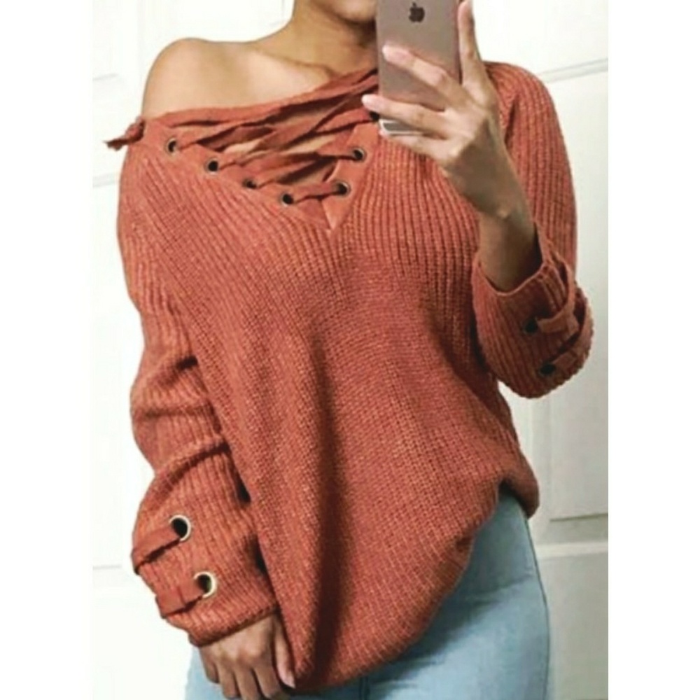 HP||⭐HOTTEST STYLE LACE UP CHUNKY KNIT SWEATER