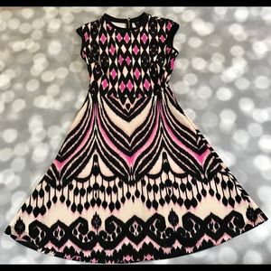 Beautiful "Just Taylor" dress- size 4