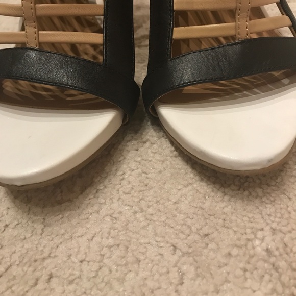 Calvin Klein Shoes Beautiful Cushioned Sole Sandals Poshmark