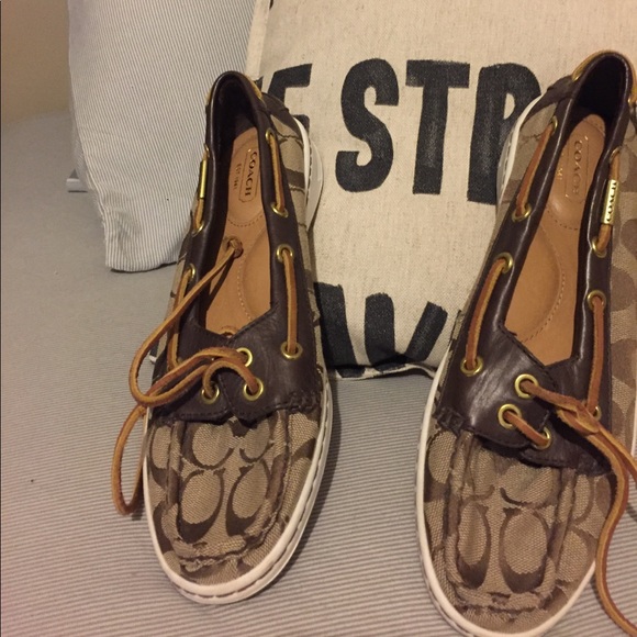 Sneakers - Picture 1 of 6