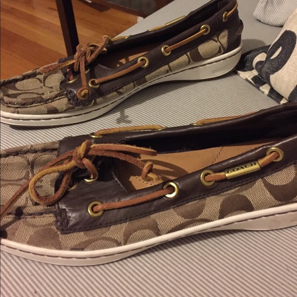 Sneakers - Picture 4 of 6