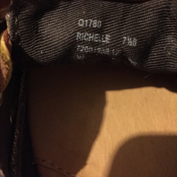 Sneakers - Picture 6 of 6