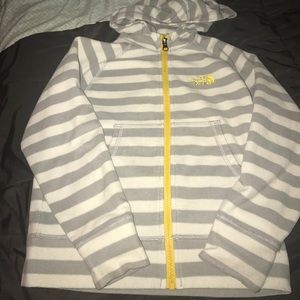 Boys Northface hoodie size 6