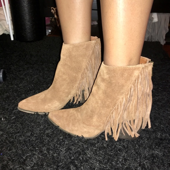 Steve Madden Suede Fringe booties - Picture 5 of 6
