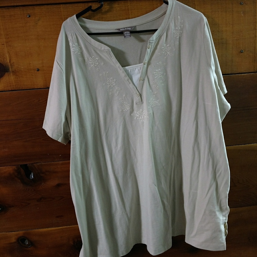 Light tan short sleeve shirt