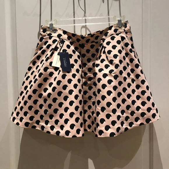 NWT Forever 21 mini skirt - so cute! - Picture 2 of 8