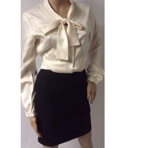 Cream Vintage Bow Top Size 10 Cream Vintage Bow Top Size 10
