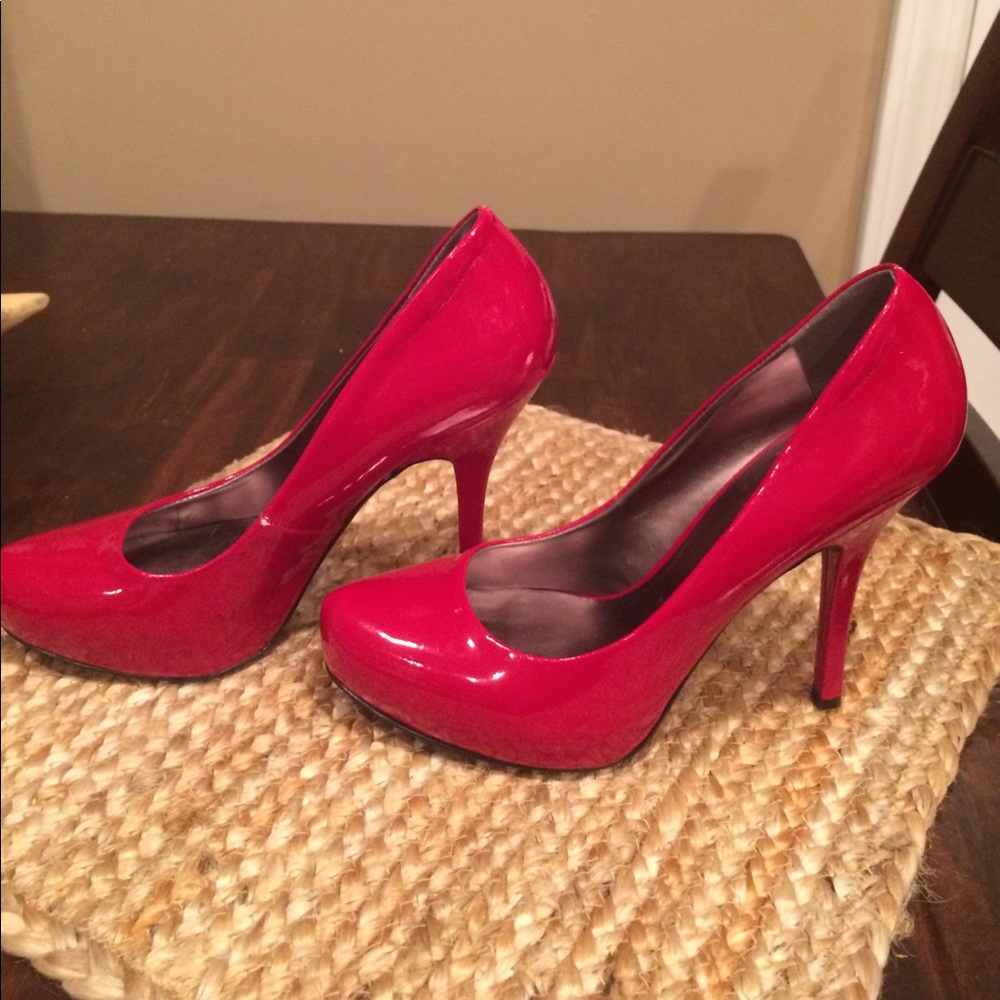 Guess heel size 8 Red