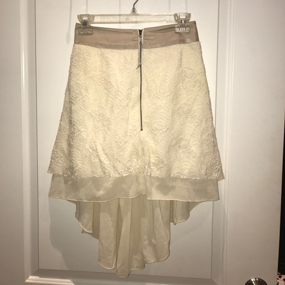 Gorgeous NWOT high-low skirt!