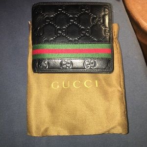 Mens Gucci bifold wallet