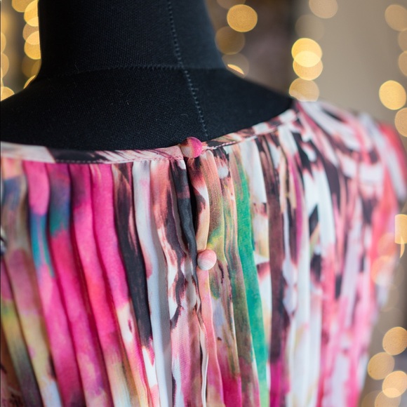 Colorful Ellen Tracy flutter sleeve pleated dress - Picture 7 of 8