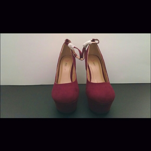 JustFab Else Burgundy Wedge - Picture 4 of 8
