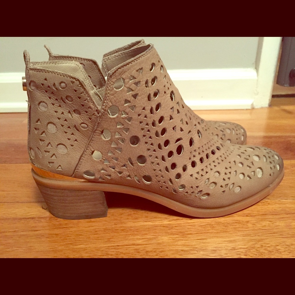 Like New Steve Madden Mandy Bootie