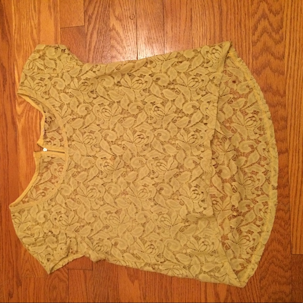 A lace yellow top