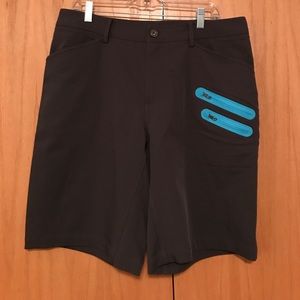 Lululemon commuter shorts