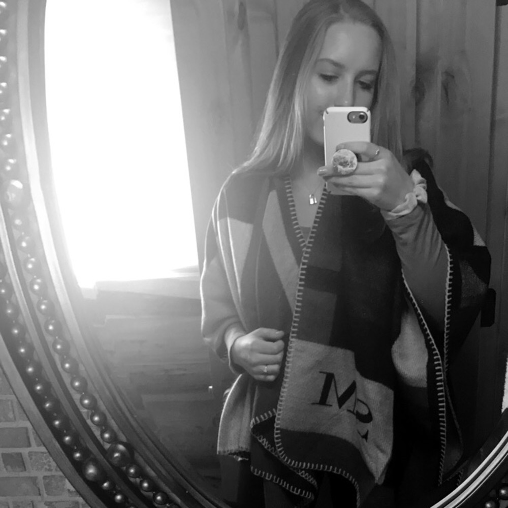 Meet your Posher, Sydney