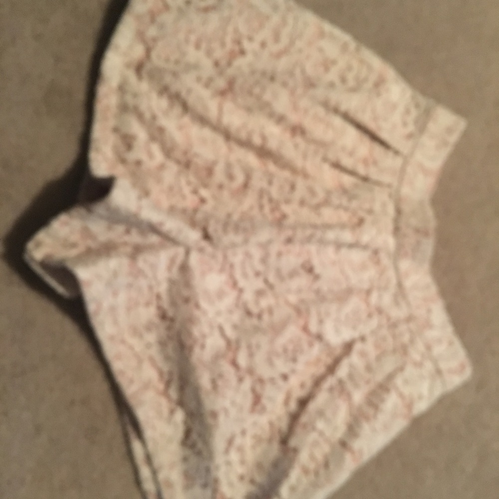 Lauren Moffett size 4 lace short