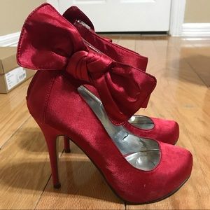 Red bow heels