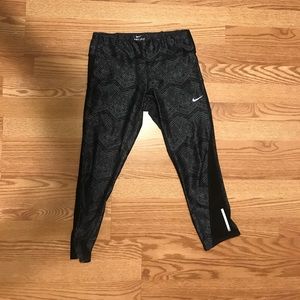 Nike DRI-FIT Capri
