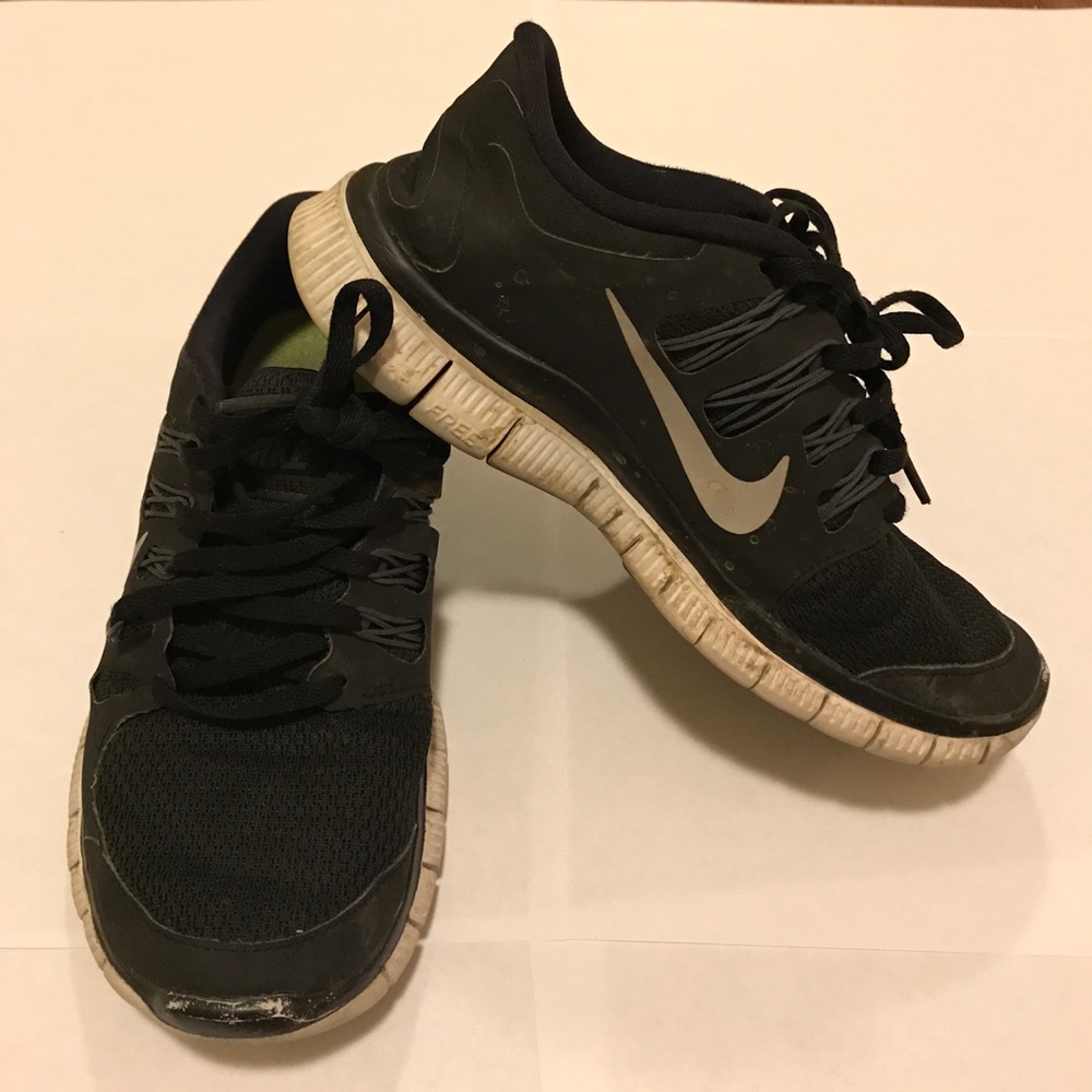 Nike Free Run Tennis Shoes