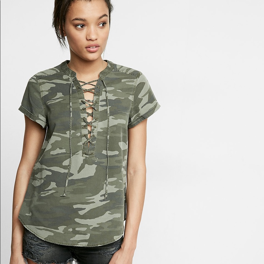 🔥HP🔥Lace-up Camo Top