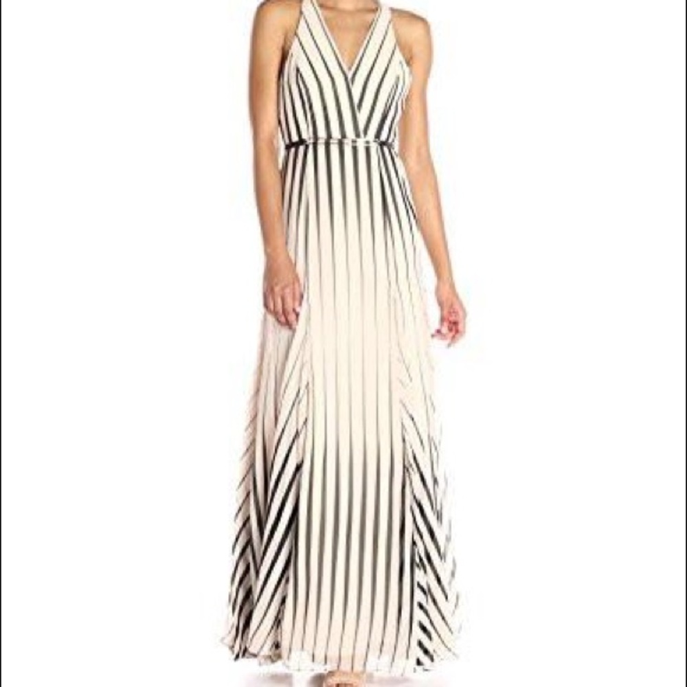 SOLD: NWT: Beautiful. Flowy. Elegant. Halston.