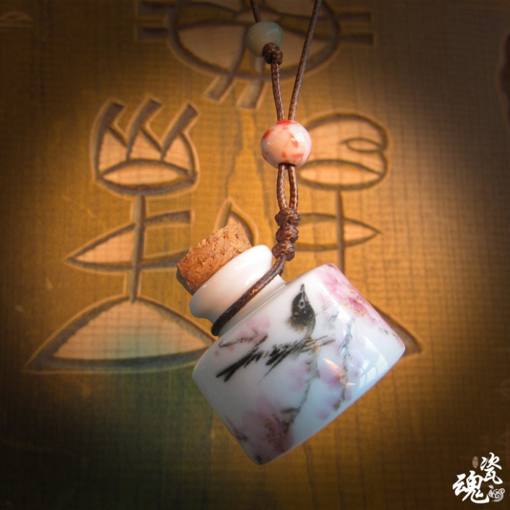 Ceramic lucky love bird necklace diffuser