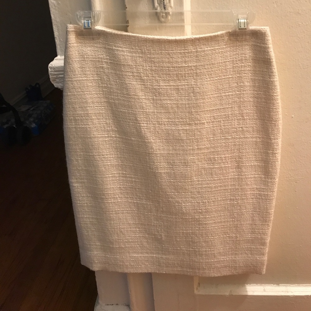 Theory cream colored tweed pencil skirt