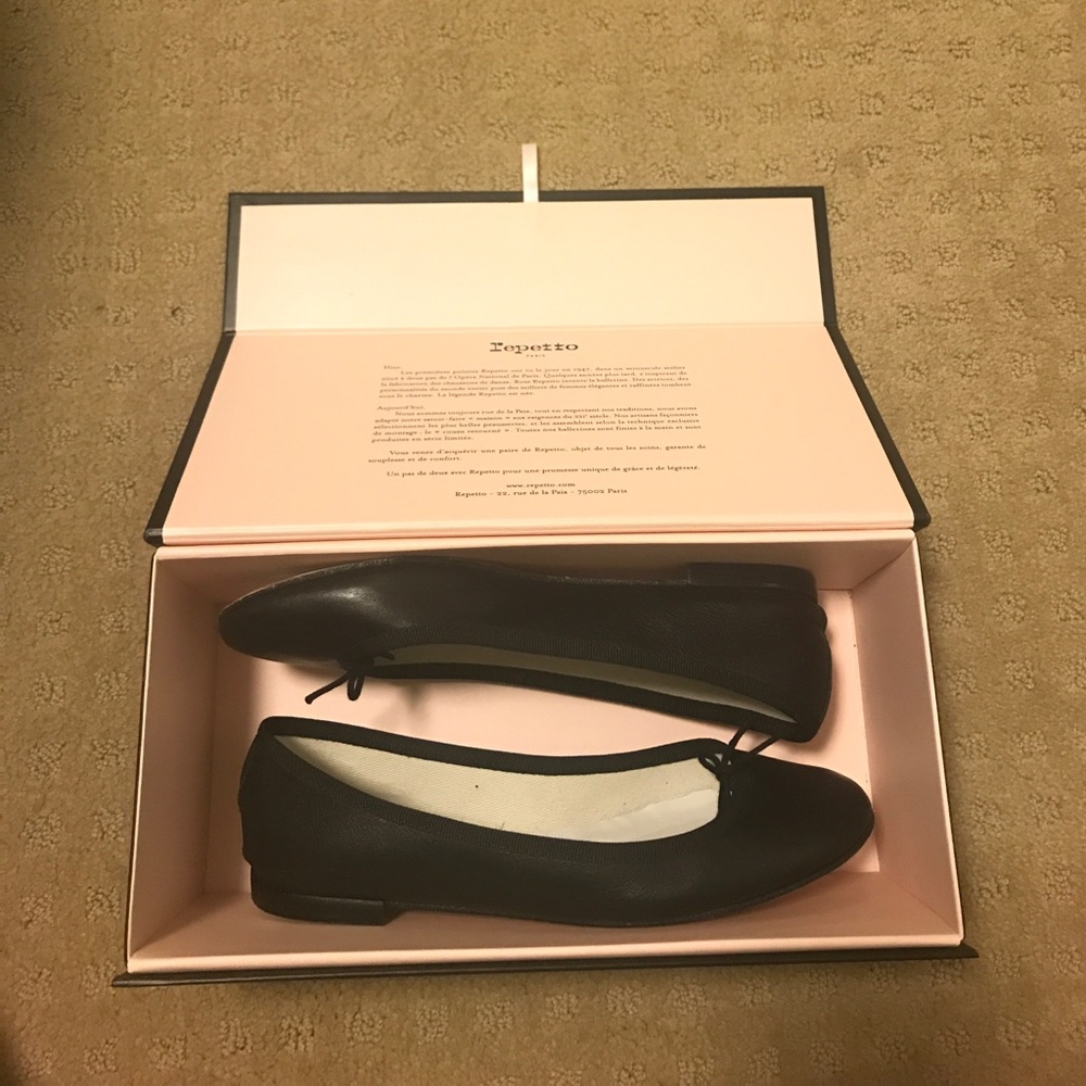Repetto Paris black ballet flats, made in France.