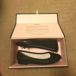 Repetto Paris black ballet flats, made in France.