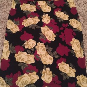 LuLaRoe Roses print Cassie skirt