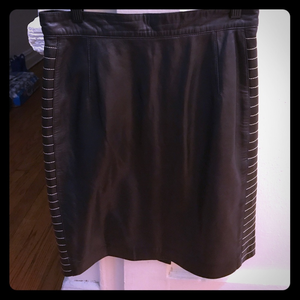 Escada genuine nappa leather skirt - black