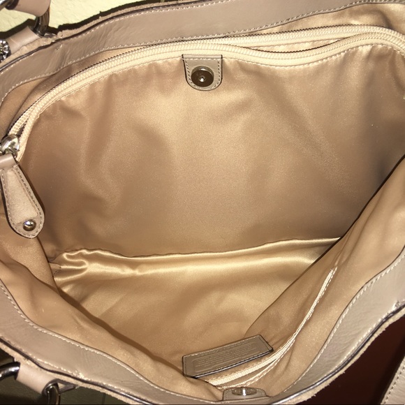 COACH AUTHENTIC SUEDE LIKE-NEW PURSE - Picture 6 of 7