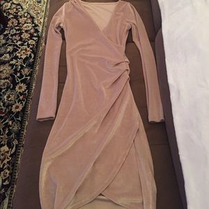 Velvet dress from Aritzia. Light pink color. XXS
